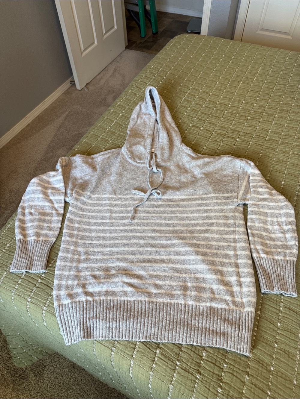 Design History Women's Hooded Striped Sweater - Gray and White